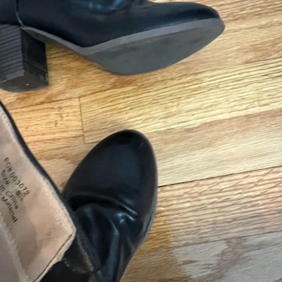 Mid Calf Black Boots - Picture 3 of 4